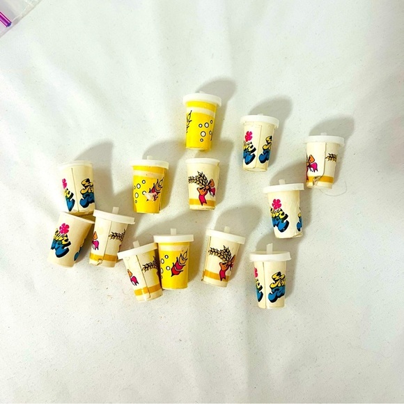 Vintage Soda Cups Lot of (13) Different Colors Plastic 3 are Missing Lids - Picture 1 of 5
